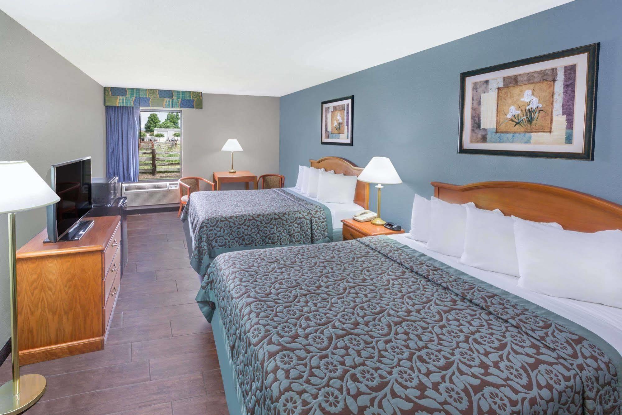 Days Inn By Wyndham Galliano La Kültér fotó